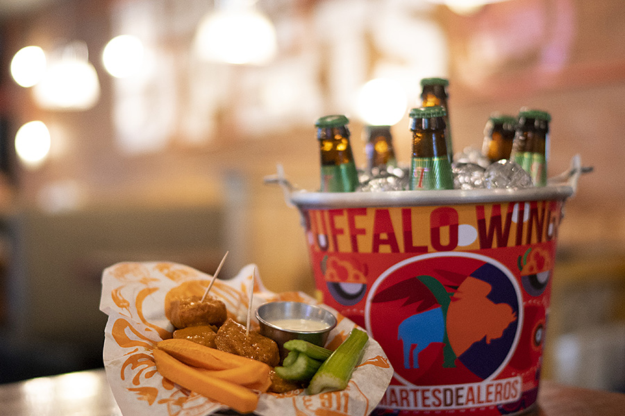 Comida-escena-buffalowings-rinaldimolina